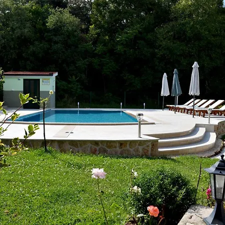 Holiday House With Pool Estera * Grubine